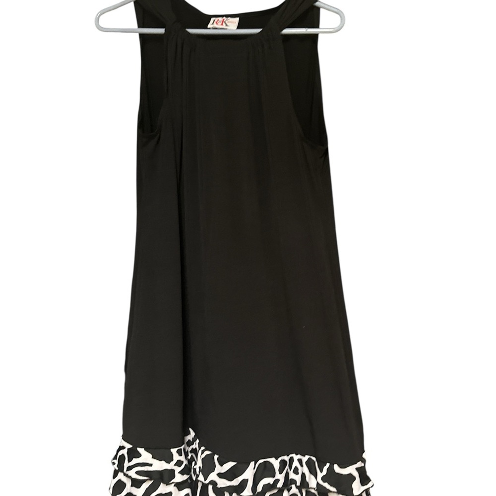 R&K Elegant Black tent dress with ruffle bottom SZ medium